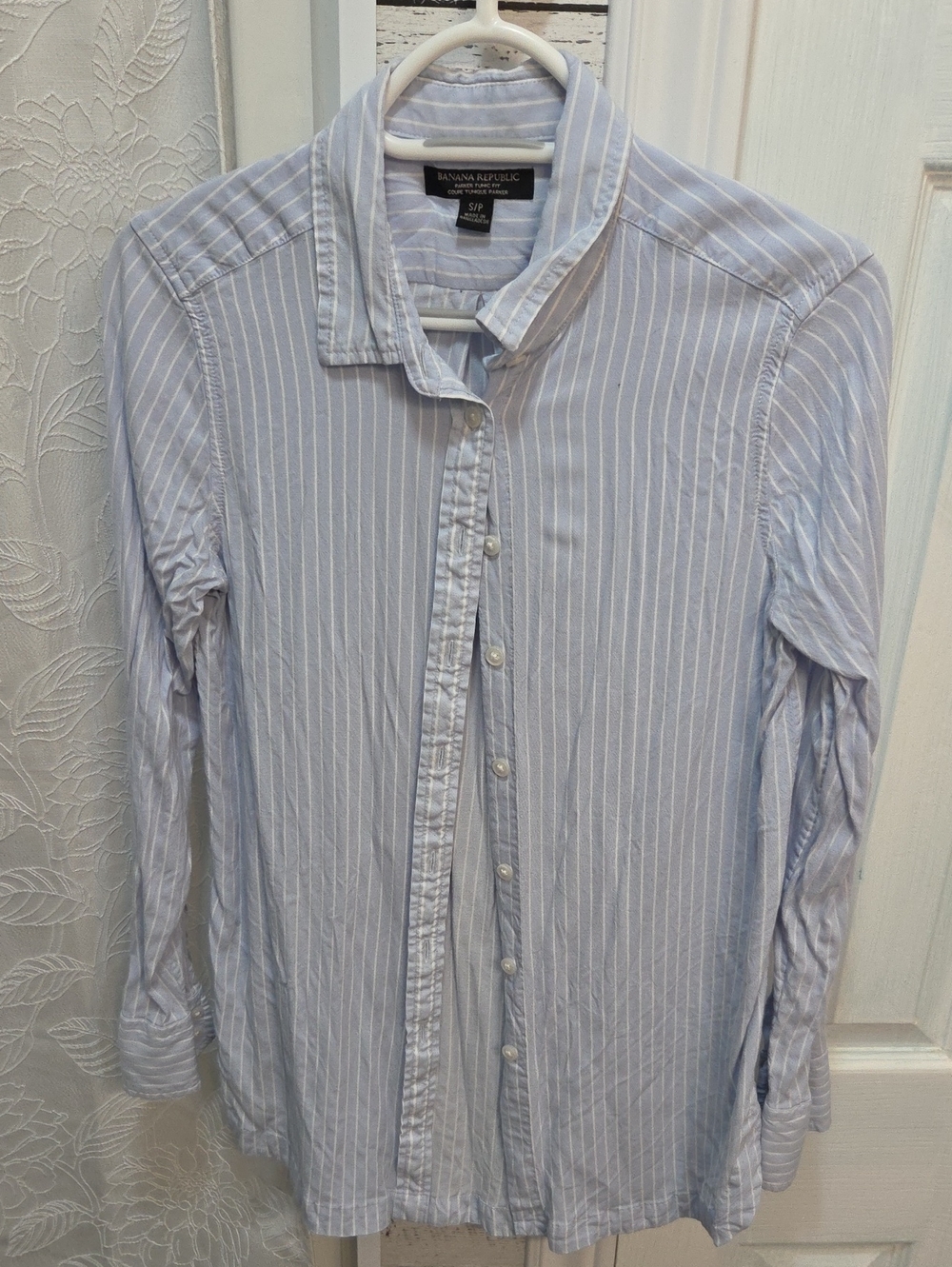 Banana Republic Womens Light Blue Stripe Button-Up Shirt